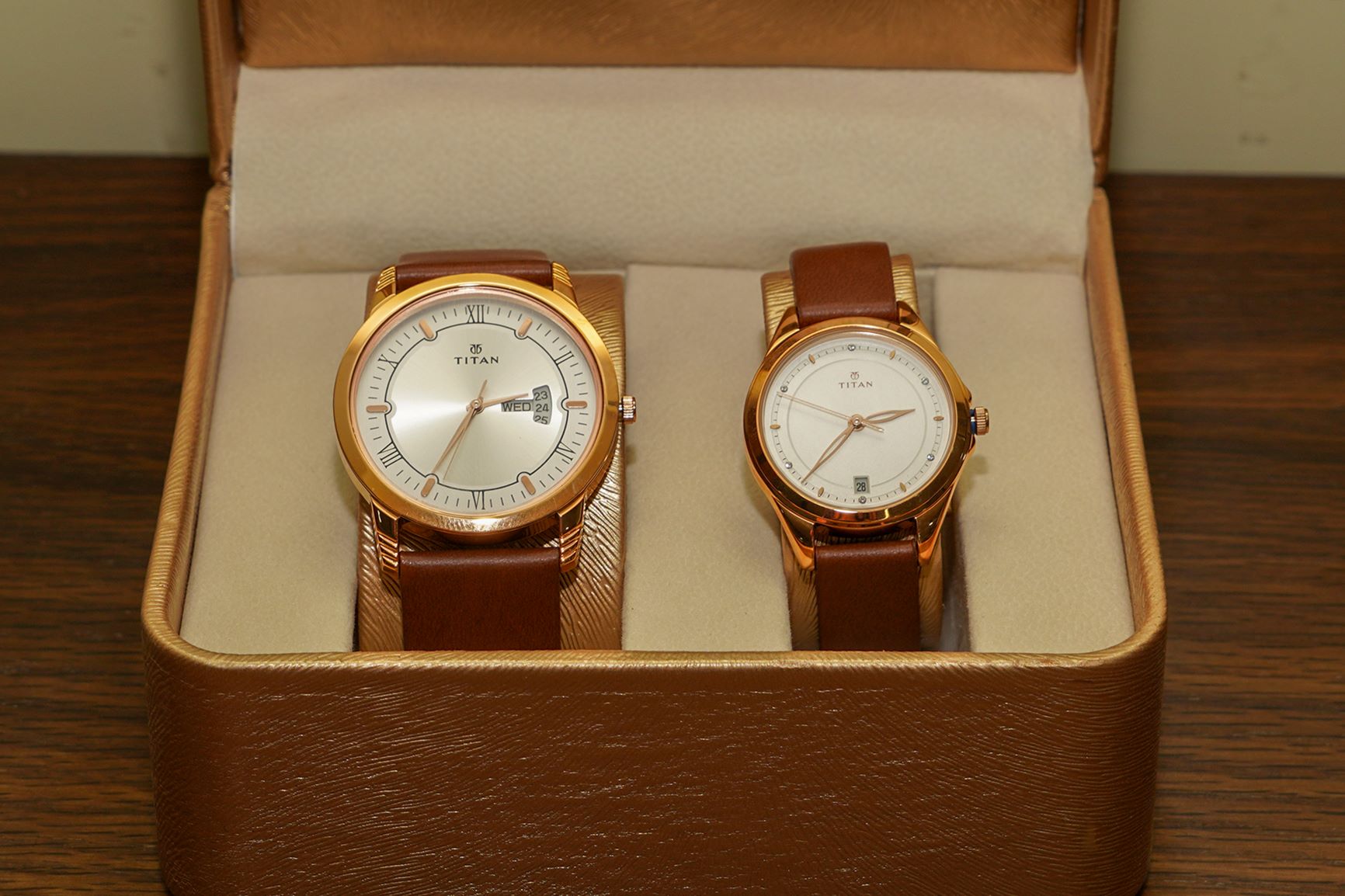 Distribution of Wrist Watches by D(CP&P) to the Employees who have completed 20 Years of service in MDL- 10th Jan 2023123